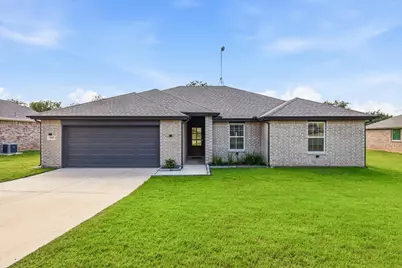105 Jim Walters Drive, Runaway Bay, TX 76426 - Photo 3