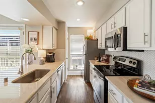 5916 Sandhurst Ln, Dallas, TX 75206 - Photo 9