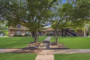 133 N Bailey Ave, Fort Worth, TX 76107 - Photo 3