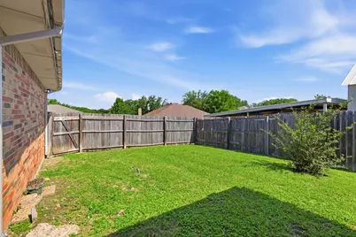 119 Larchbrook Drive, DeSoto, TX 75115 - Photo 21