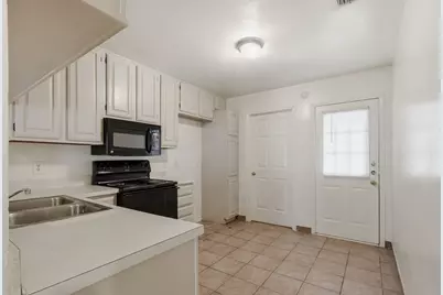 119 Larchbrook Drive, DeSoto, TX 75115 - Photo 9