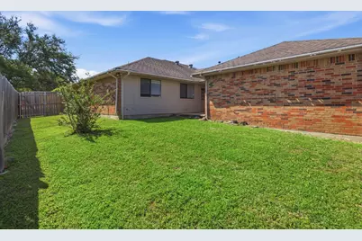119 Larchbrook Drive, DeSoto, TX 75115 - Photo 23