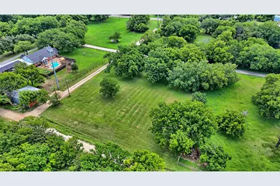 701 W Howell Street, Saint Jo, TX 76265 - Photo 15