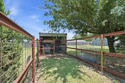 550 Christenberry Road, Springtown, TX 76082 - Photo 31