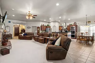 340 Canadian Ln, Burleson, TX 76028 - Photo 7
