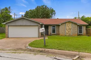 4212 Selina Ct, Arlington, TX 76016 - Photo 3