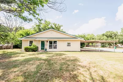 509 E Cedar Street, Nocona, TX 76255 - Photo 1