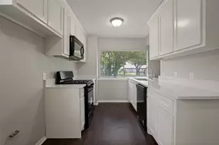 1551 Oakbrook St, Lancaster, TX 75134 - Photo 7