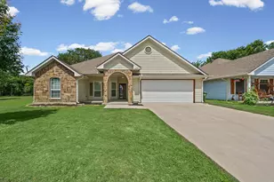 229 Firefly Dr, Springtown, TX 76082 - Photo 1