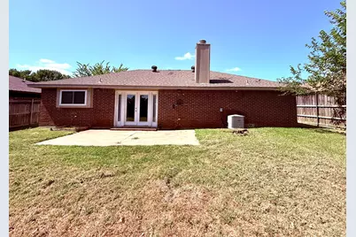 2661 Berkshire Lane, Grand Prairie, TX 75052 - Photo 19