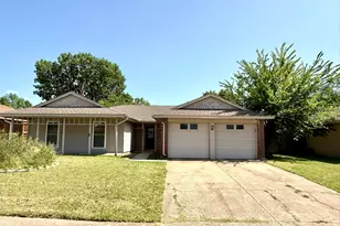 2661 Berkshire Ln, Grand Prairie, TX 75052 - Photo 1
