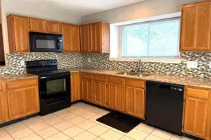 2661 Berkshire Ln, Grand Prairie, TX 75052 - Photo 13