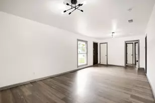 326 E Holley St, Mesquite, TX 75149 - Photo 5