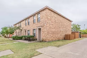 5765 Shadydell Dr, Fort Worth, TX 76135 - Photo 3