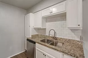 143 Allencrest Dr, White Settlement, TX 76108 - Photo 13