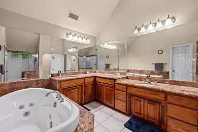6705 Forest Oaks Court, Granbury, TX 76049 - Photo 35