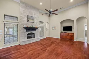 6705 Forest Oaks Ct, Granbury, TX 76049 - Photo 9