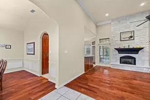 6705 Forest Oaks Ct, Granbury, TX 76049 - Photo 5