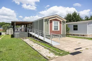 6619 Dayla Ct, Granbury, TX 76049 - Photo 5