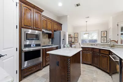 7013 Cherrybark Lane, North Richland Hills, TX 76182 - Photo 5