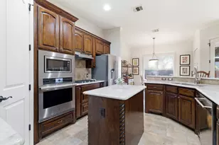 7013 Cherrybark Ln, North Richland Hills, TX 76182 - Photo 5