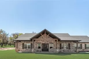 245 Creek Crossing St, Alvord, TX 76225 - Photo 3