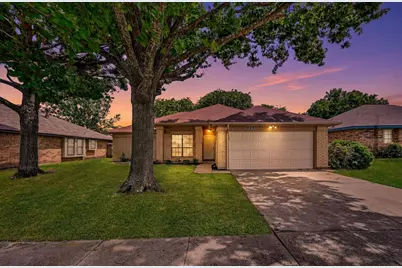 925 Larue Drive, Cedar Hill, TX 75104 - Photo 1