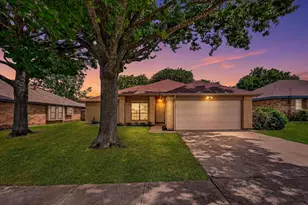 925 Larue Dr, Cedar Hill, TX 75104 - Photo 1
