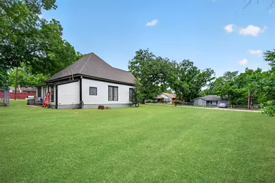 107 S Washington Street, Cleburne, TX 76031 - Photo 21