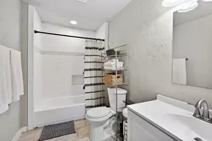 107 S Washington St, Cleburne, TX 76031 - Photo 11