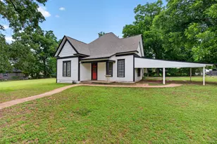 107 S Washington St, Cleburne, TX 76031 - Photo 1