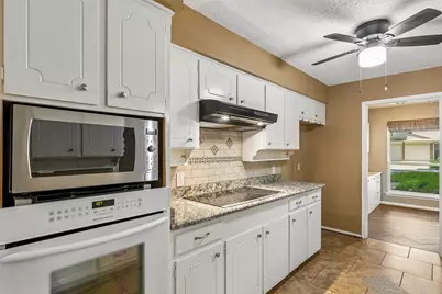 1706 Camellia Drive, Arlington, TX 76013 - Photo 11