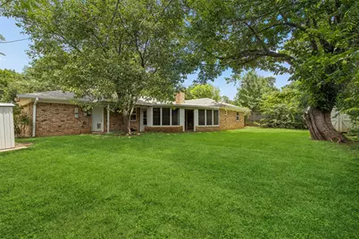 1706 Camellia Drive, Arlington, TX 76013 - Photo 31
