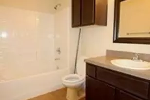 608 Royal St, Waxahachie, TX 75165 - Photo 5