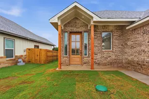 1413 Ridgeview Cir, Granbury, TX 76048 - Photo 3