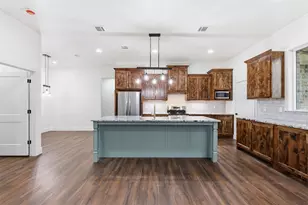 1413 Ridgeview Cir, Granbury, TX 76048 - Photo 5