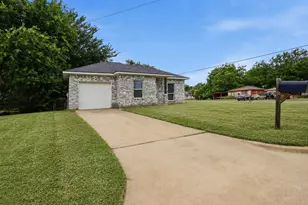 1315 Joslin St, Cleburne, TX 76033 - Photo 1
