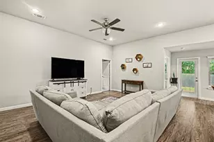 977 Sam St, Springtown, TX 76082 - Photo 5
