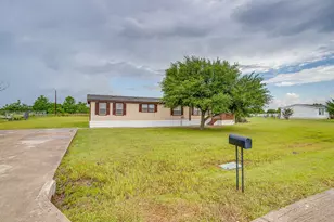 150 Hearne Ln, Red Oak, TX 75154 - Photo 1