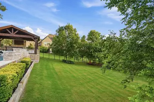 1221 Falcon Dr, Grapevine, TX 76051 - Photo 33