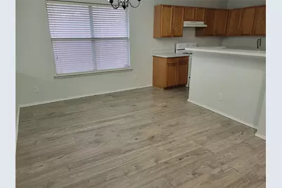 2450 Meadowgate Lane, Lancaster, TX 75134 - Photo 5