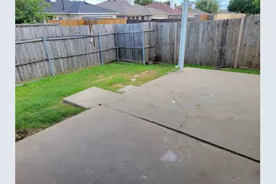 2450 Meadowgate Lane, Lancaster, TX 75134 - Photo 15
