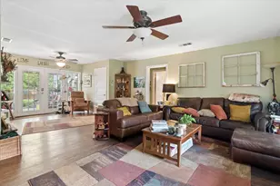 8910 San Fernando Way, Dallas, TX 75218 - Photo 3