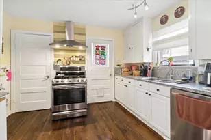 8910 San Fernando Way, Dallas, TX 75218 - Photo 7