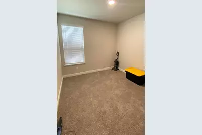 252 Drumcliffe Drive, Fort Worth, TX 76052 - Photo 11
