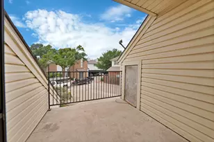2428 Forest Brook Ln, Arlington, TX 76006 - Photo 17