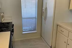 915 N Elm St, Denton, TX 76201 - Photo 13