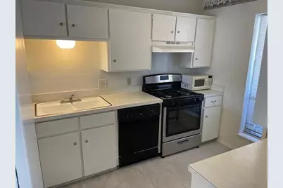 915 N Elm Street #3, Denton, TX 76201 - Photo 5