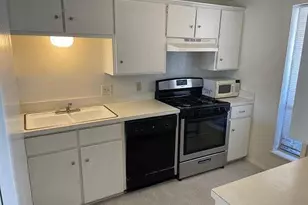 915 N Elm St, Denton, TX 76201 - Photo 5