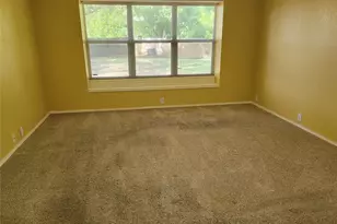 223 Baylor Dr, Glenn Heights, TX 75154 - Photo 9